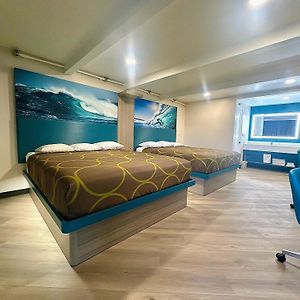 Costa Mesa Inn - Newport Beach Area